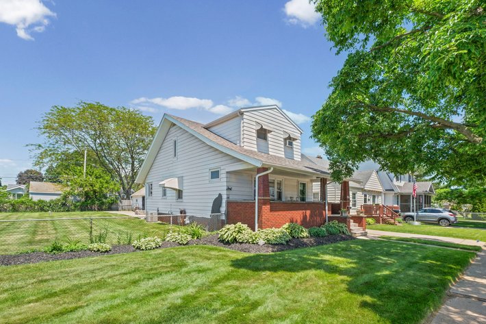 Image for MINIMUM BID AUCTION $99,000! 2559 106th St