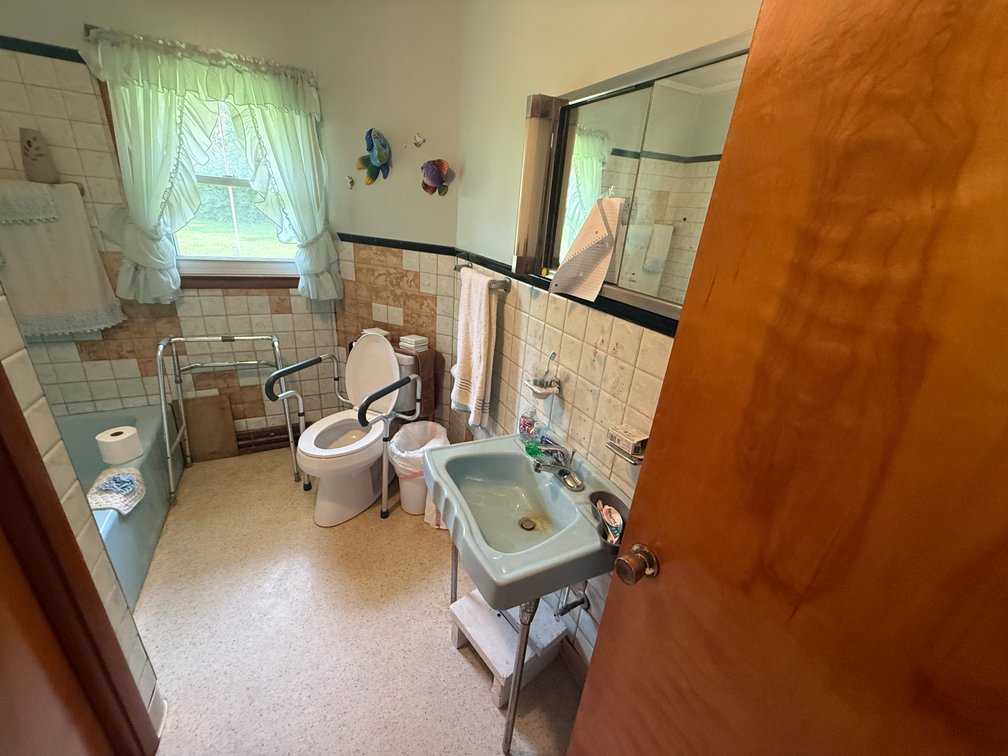 Image for MINIMUM BID AUCTION $100,000! 673 NOTTINGHAM DR