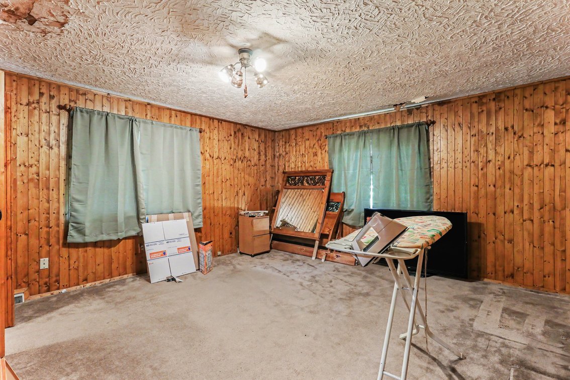 Image for MINIMUM BID AUCTION $149,000! 635 Glengary Rd