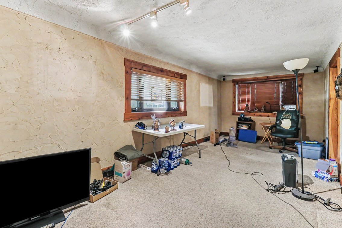 Image for MINIMUM BID AUCTION $149,000! 635 Glengary Rd