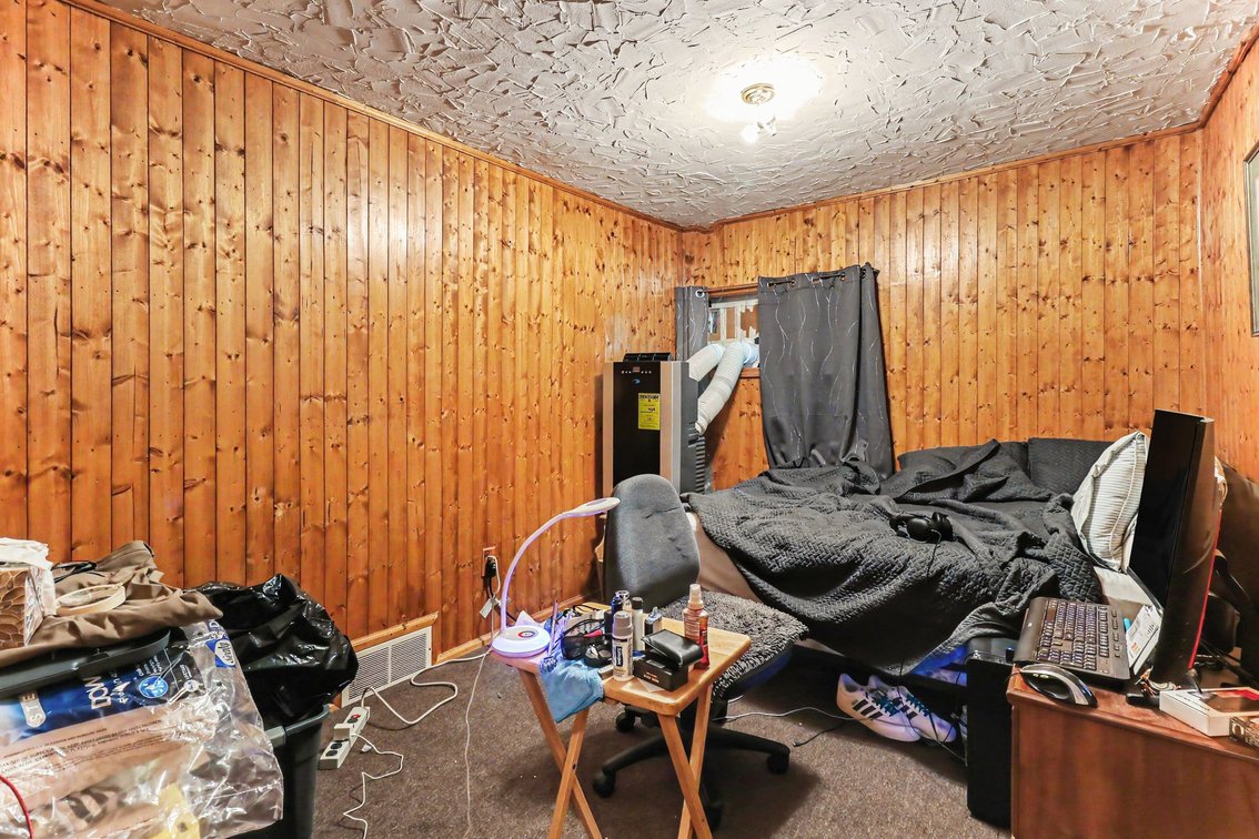 Image for MINIMUM BID AUCTION $149,000! 635 Glengary Rd