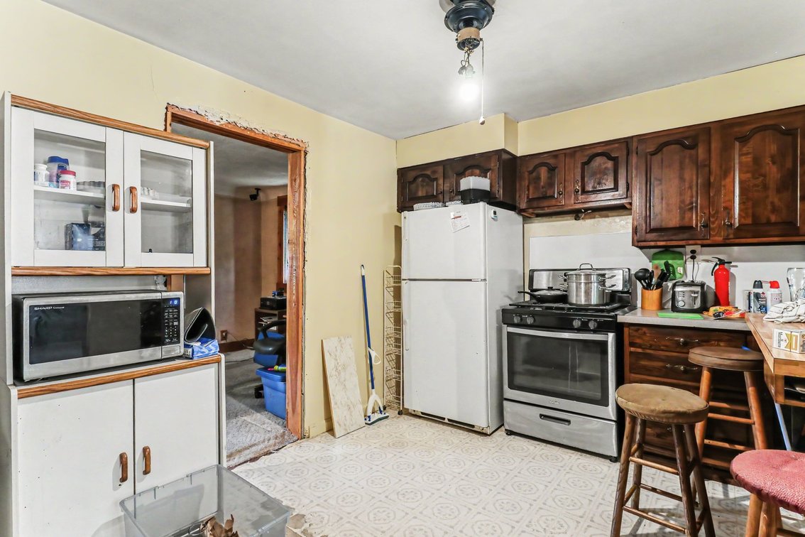 Image for MINIMUM BID AUCTION $149,000! 635 Glengary Rd