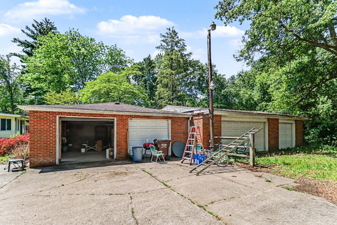Image for MINIMUM BID AUCTION $149,000! 635 Glengary Rd