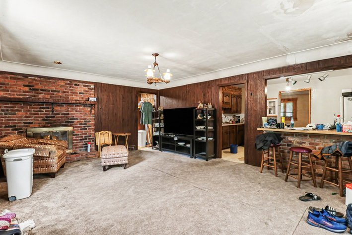 Image for MINIMUM BID AUCTION $149,000! 635 Glengary Rd