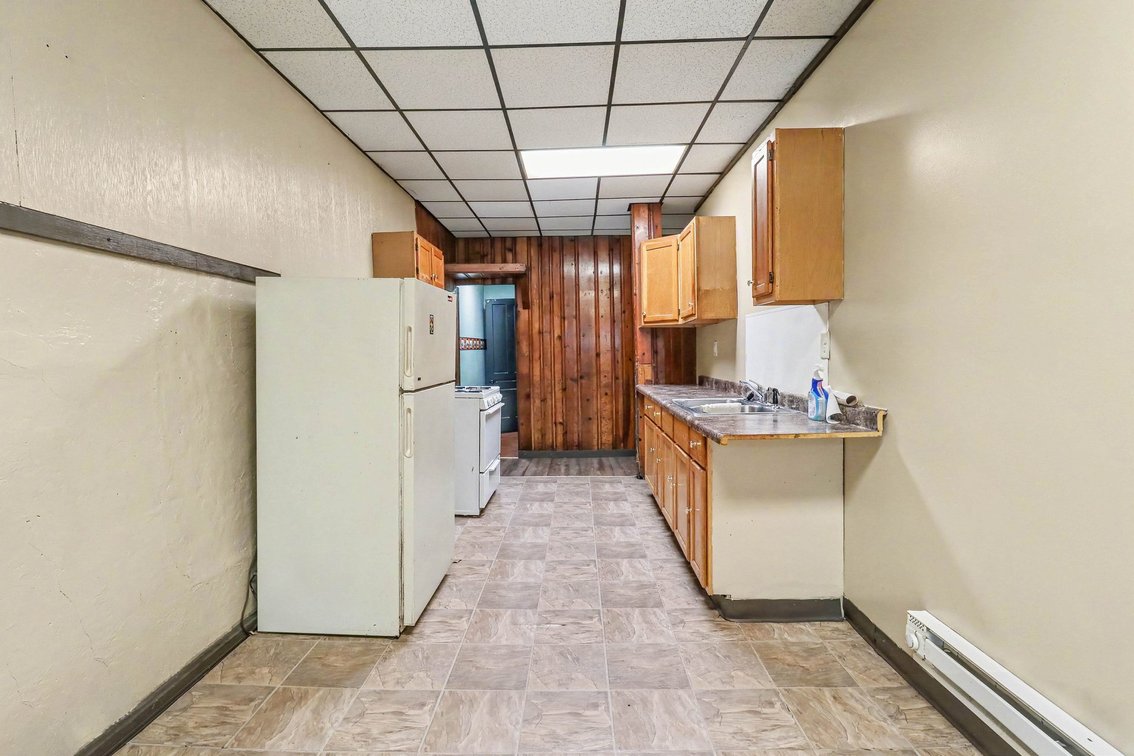 Image for MINIMUM BID AUCTION $49,000! 702 E Broadway