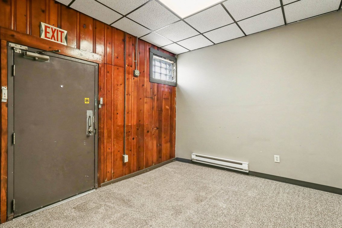 Image for MINIMUM BID AUCTION $49,000! 702 E Broadway