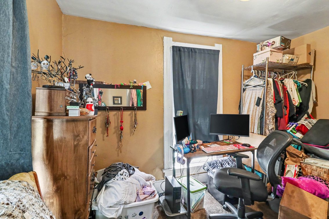 Image for MINIMUM BID AUCTION $49,000! 702 E Broadway