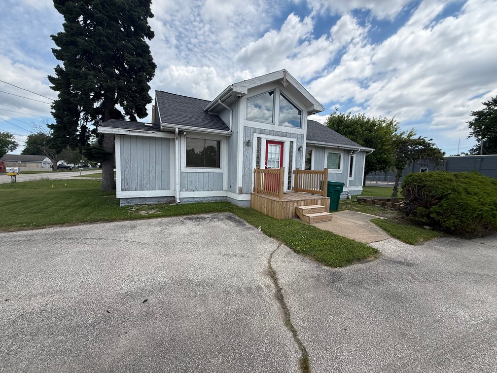 Image for MINIMUM BID AUCTION $75,000! 257 Mason St