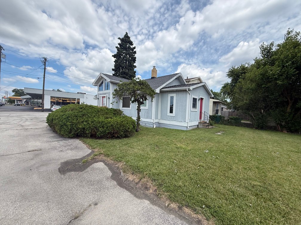 Image for MINIMUM BID AUCTION $75,000! 257 Mason St