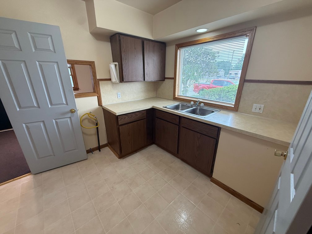 Image for MINIMUM BID AUCTION $75,000! 257 Mason St