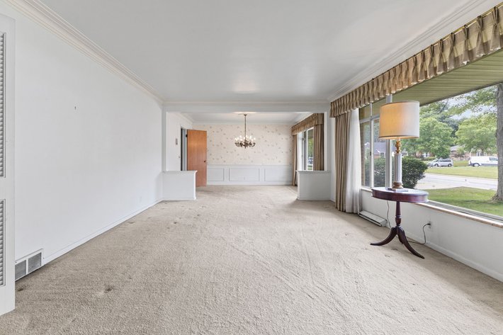 Image for MINIMUM BID AUCTION $119,000! 3739 S Beverly Hills Dr