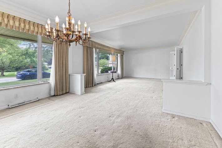 Image for MINIMUM BID AUCTION $119,000! 3739 S Beverly Hills Dr