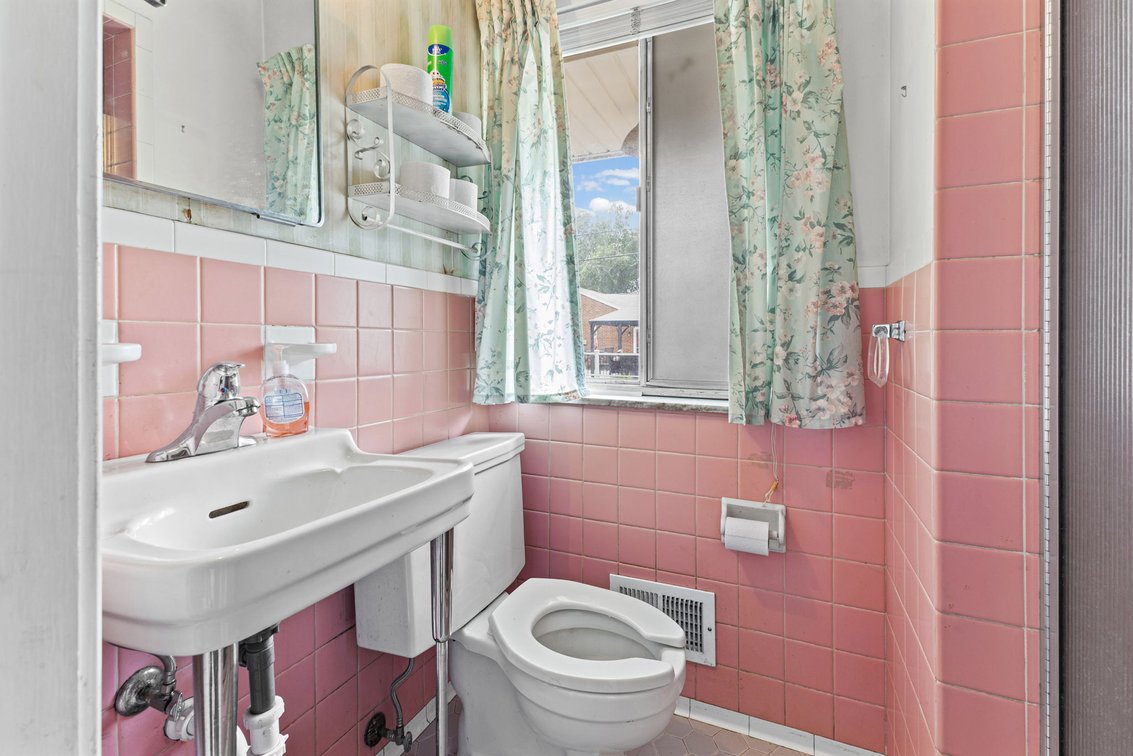Image for MINIMUM BID AUCTION $119,000! 3739 S Beverly Hills Dr