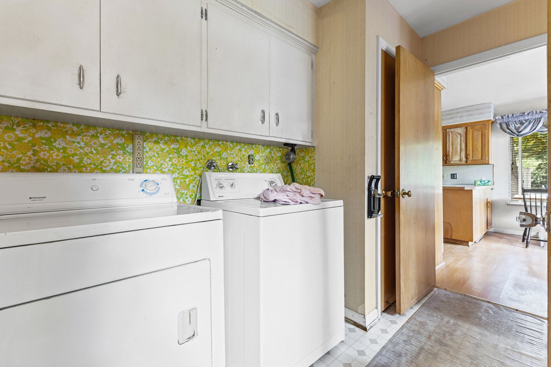 Image for MINIMUM BID AUCTION $119,000! 3739 S Beverly Hills Dr