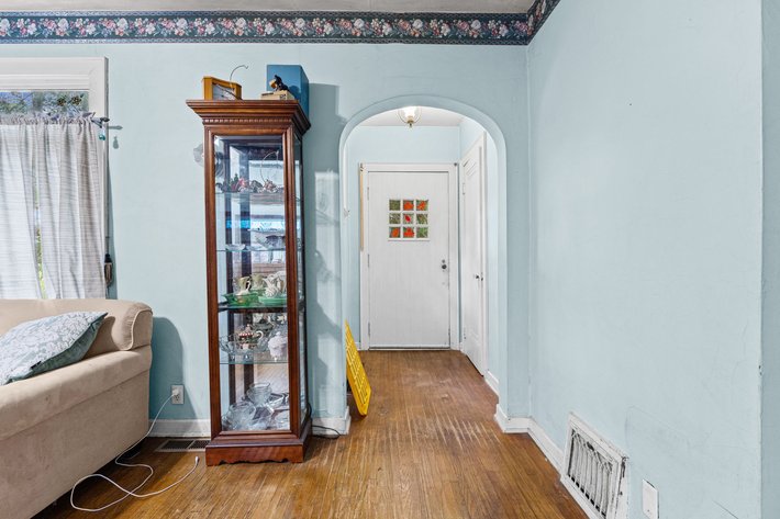 Image for MINIMUM BID AUCTION $119,000! 8905 Mandell Rd