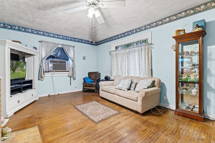 Image for MINIMUM BID AUCTION $119,000! 8905 Mandell Rd