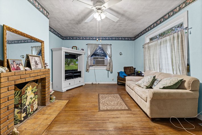 Image for MINIMUM BID AUCTION $119,000! 8905 Mandell Rd