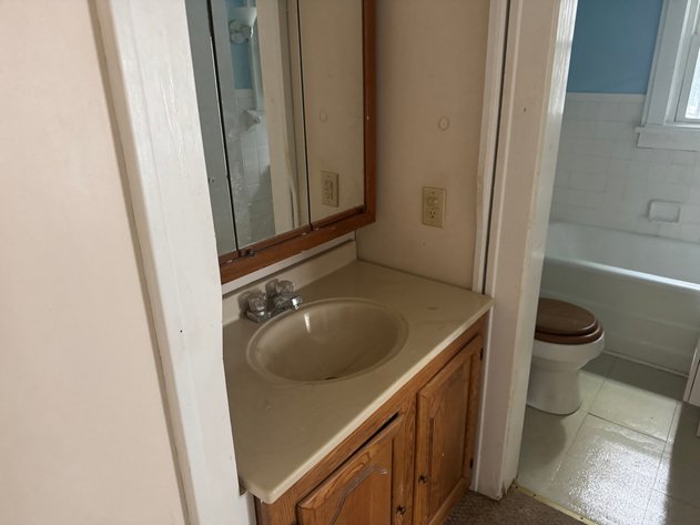 Image for MINIMUM BID AUCTION $99,000! 847 Walnut St