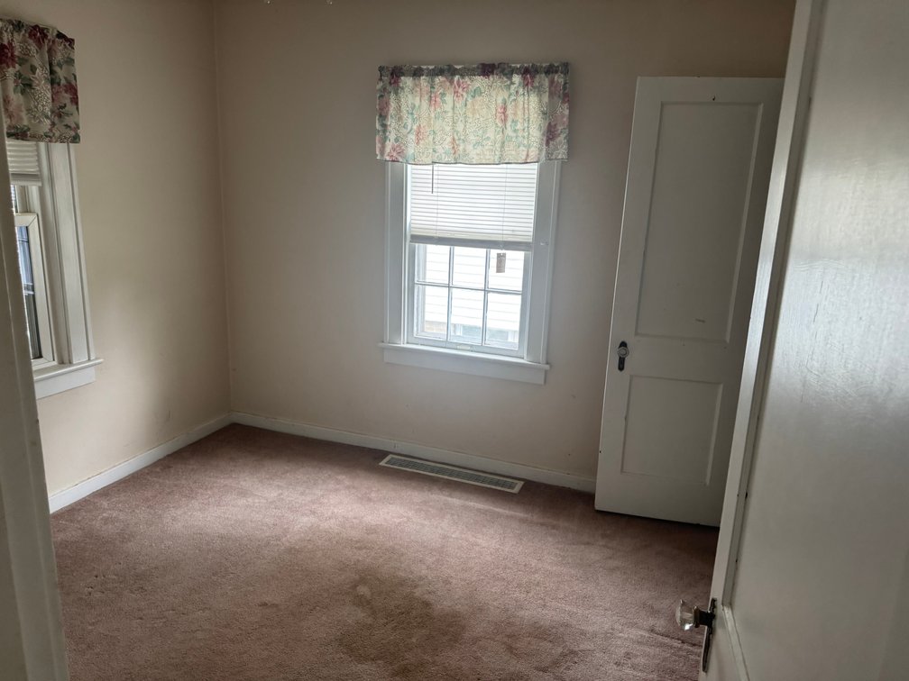 Image for MINIMUM BID AUCTION $99,000! 847 Walnut St