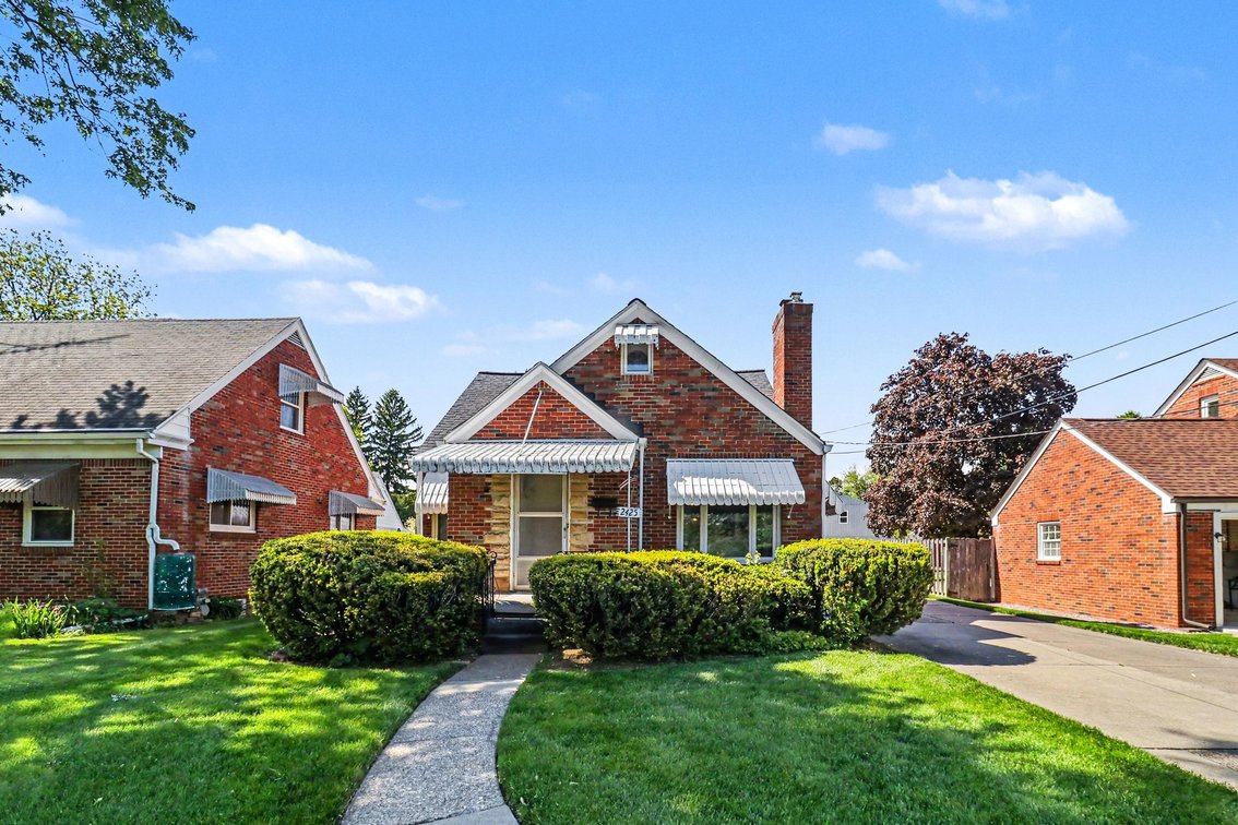 Image for MINIMUM BID AUCTION $199,000! 2425 River Rd