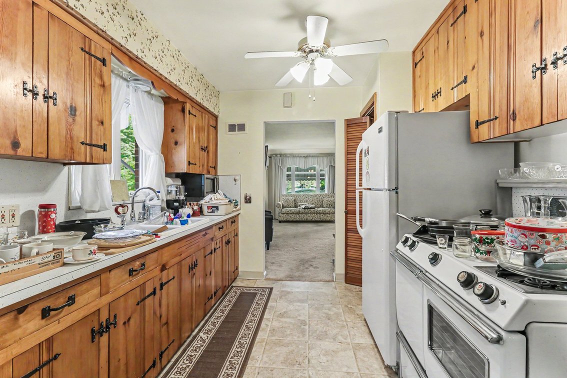 Image for MINIMUM BID AUCTION $199,000! 2425 River Rd