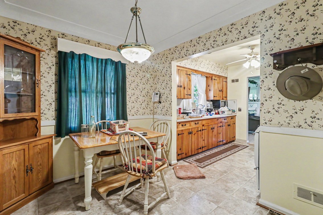 Image for MINIMUM BID AUCTION $199,000! 2425 River Rd