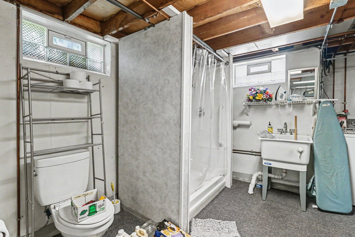 Image for MINIMUM BID AUCTION $199,000! 2425 River Rd