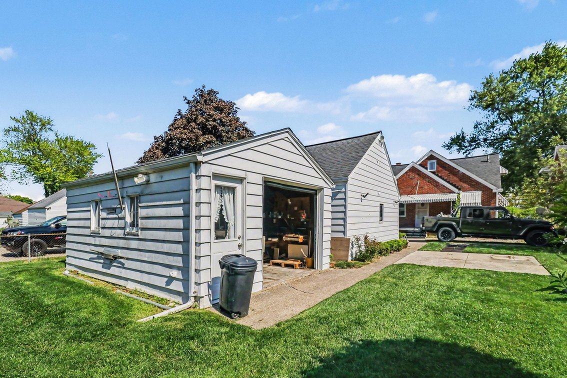 Image for MINIMUM BID AUCTION $199,000! 2425 River Rd
