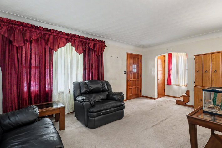 Image for MINIMUM BID AUCTION $75,000! 1204 Hawk St