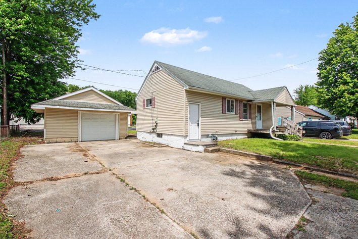 Image for MINIMUM BID AUCTION $89,000! 10909 Maple St