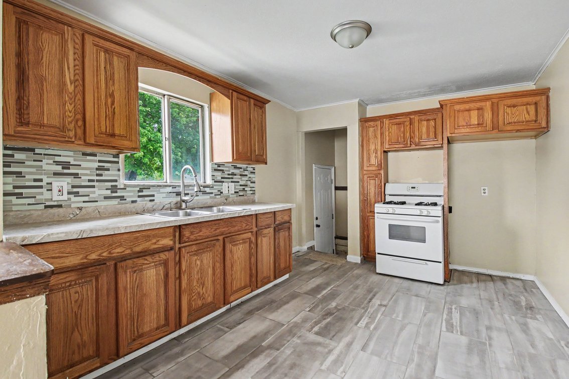 Image for MINIMUM BID AUCTION $89,000! 10909 Maple St