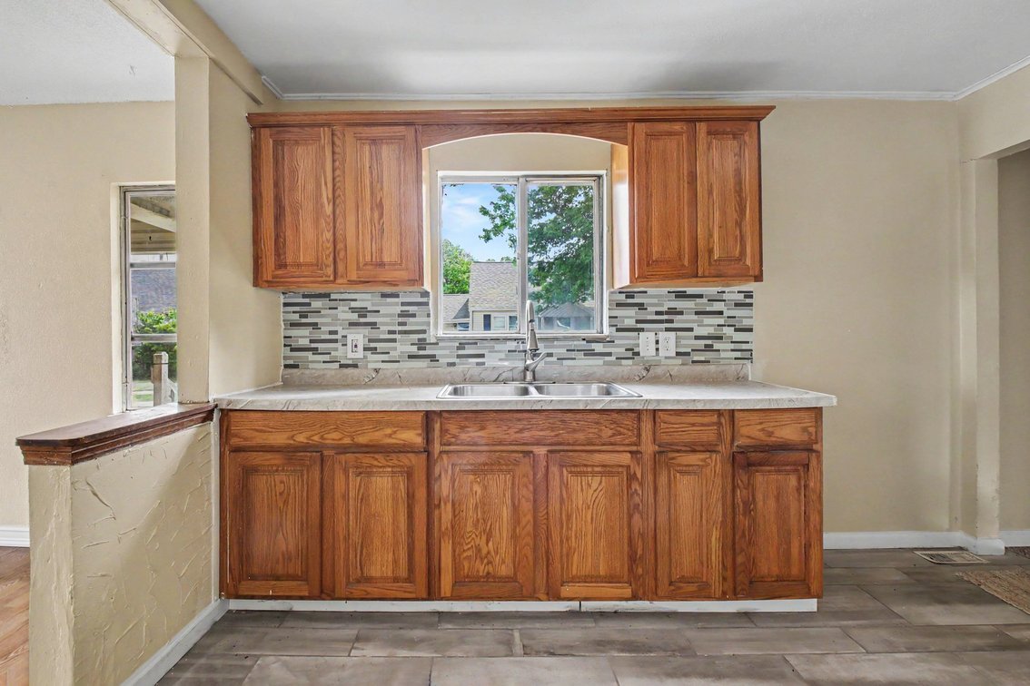 Image for MINIMUM BID AUCTION $89,000! 10909 Maple St