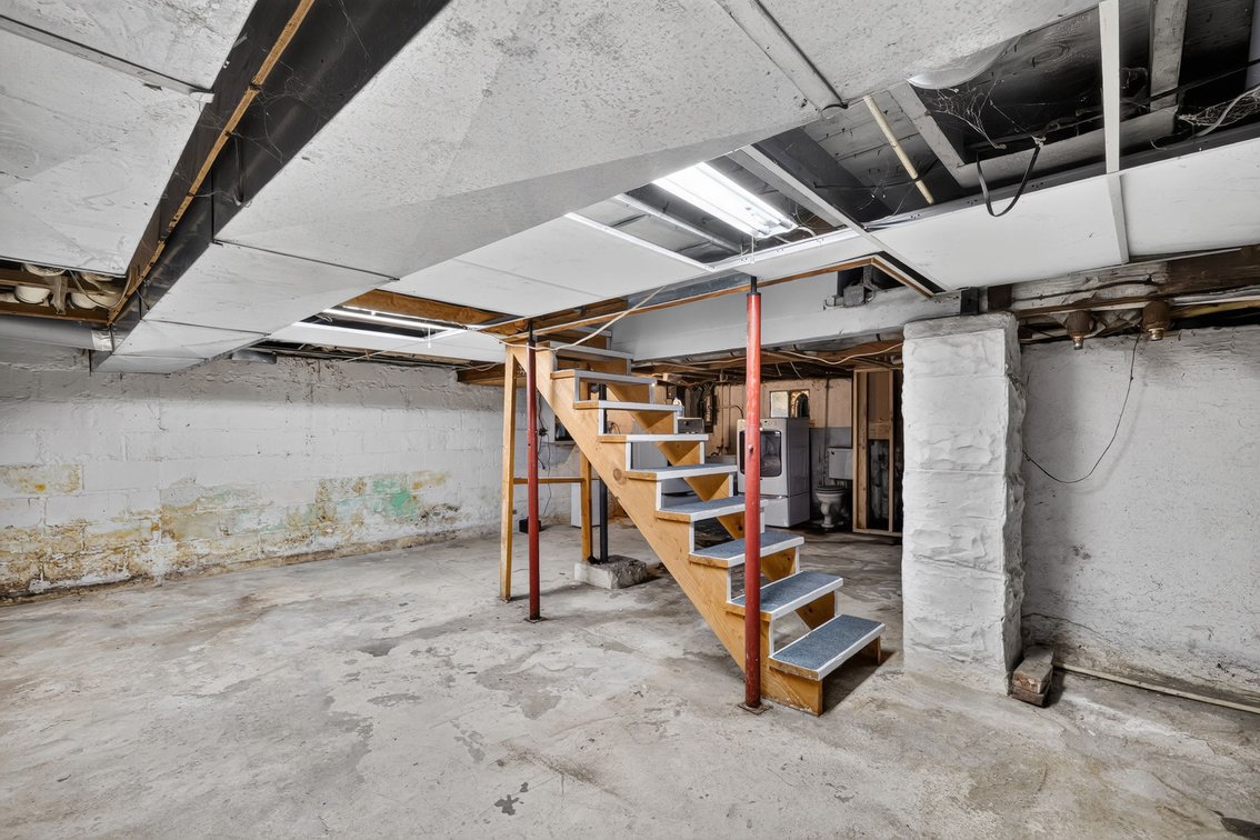 Image for MINIMUM BID AUCTION $79,000! 1962 Erie Rd
