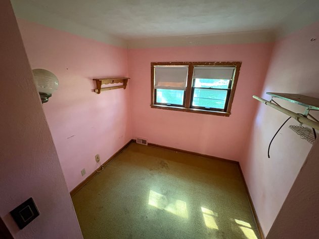 Image for MINIMUM BID AUCTION $69,000! 11123 West St.