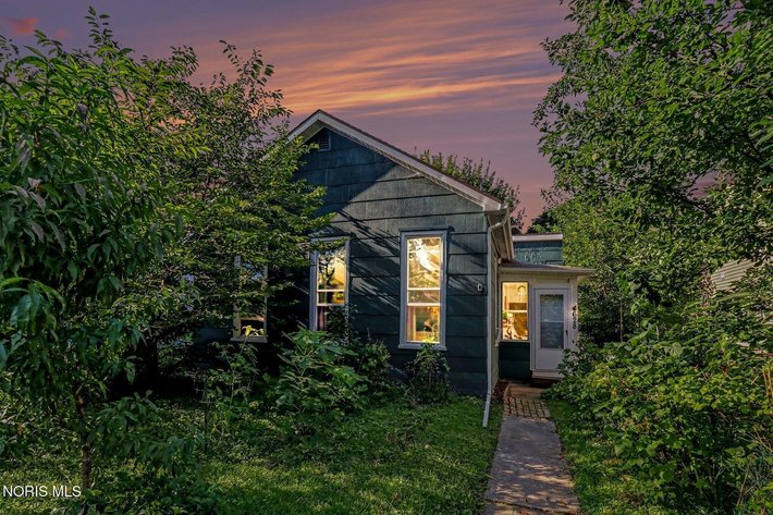Image for MINIMUM BID AUCTION $40,000! 628 Orchard St