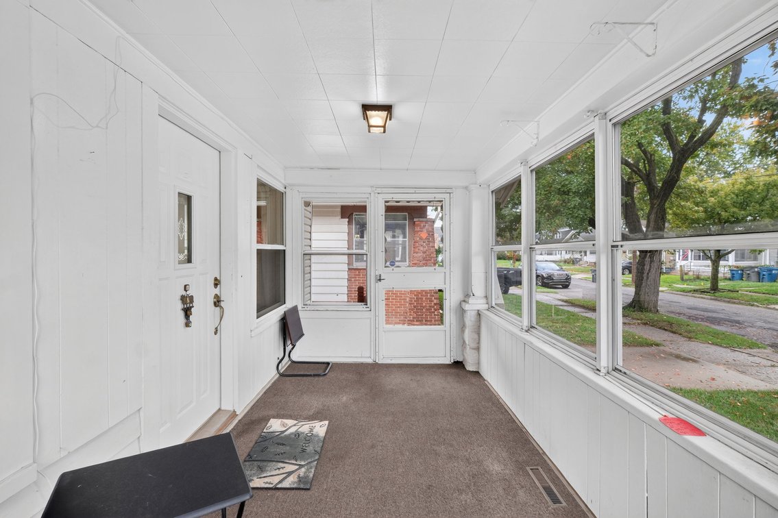 Image for MINIMUM BID AUCTION $50,000! 1825 Marne Ave