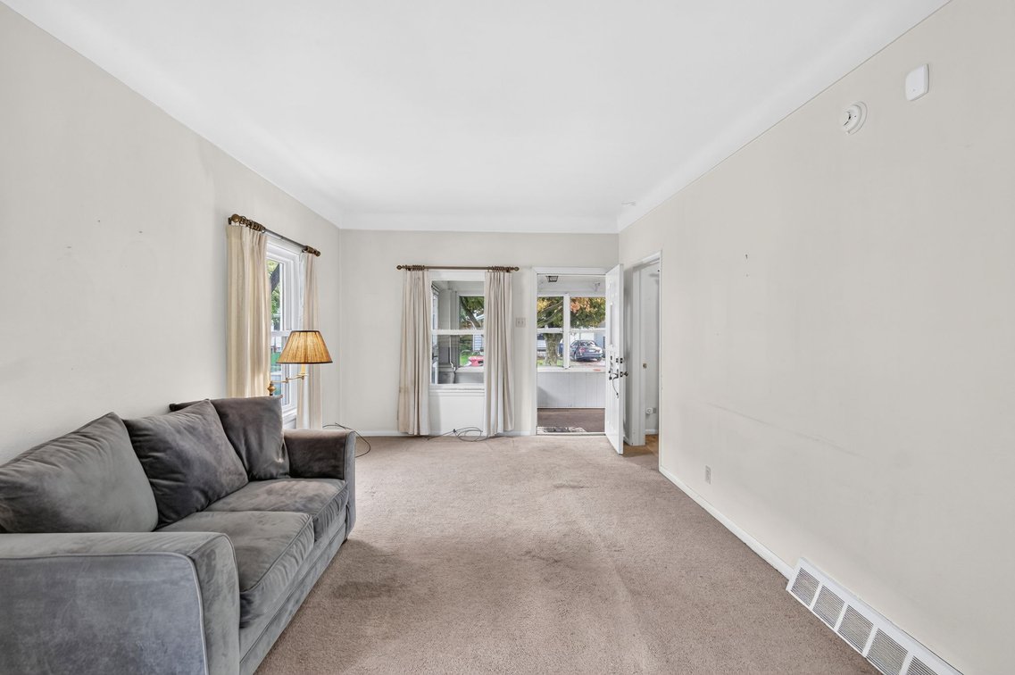 Image for MINIMUM BID AUCTION $50,000! 1825 Marne Ave