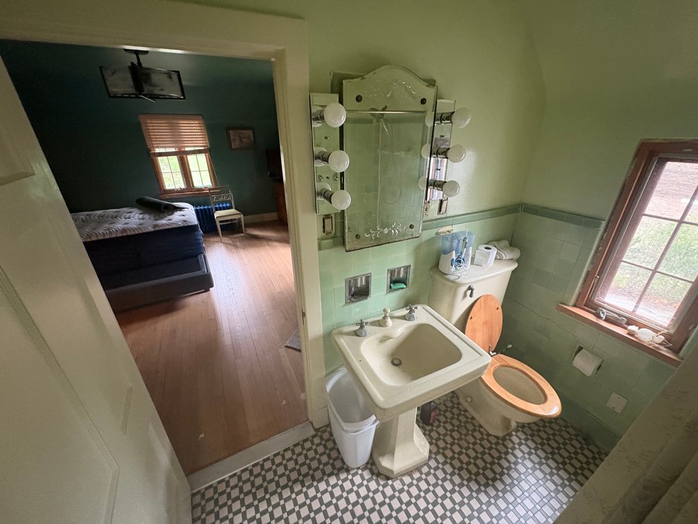 Image for MINIMUM BID AUCTION $99,000! 617 Valley Dr