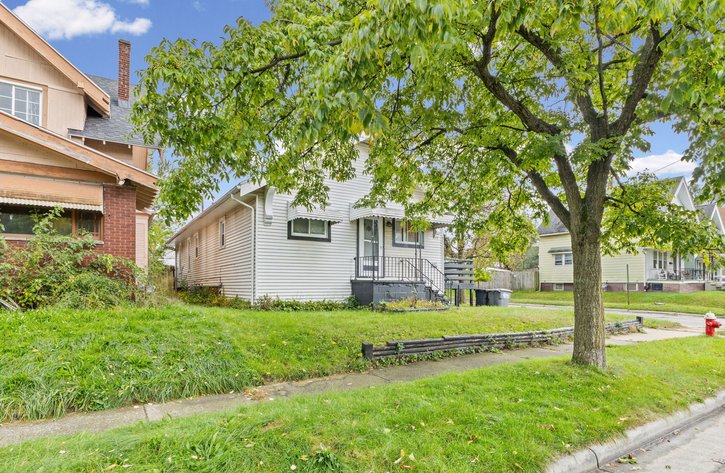 Image for MINIMUM BID AUCTION $49,000! 647 Nicholas St
