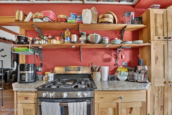 Image for MINIMUM BID AUCTION $400,000! 2341 Parkwood Ave