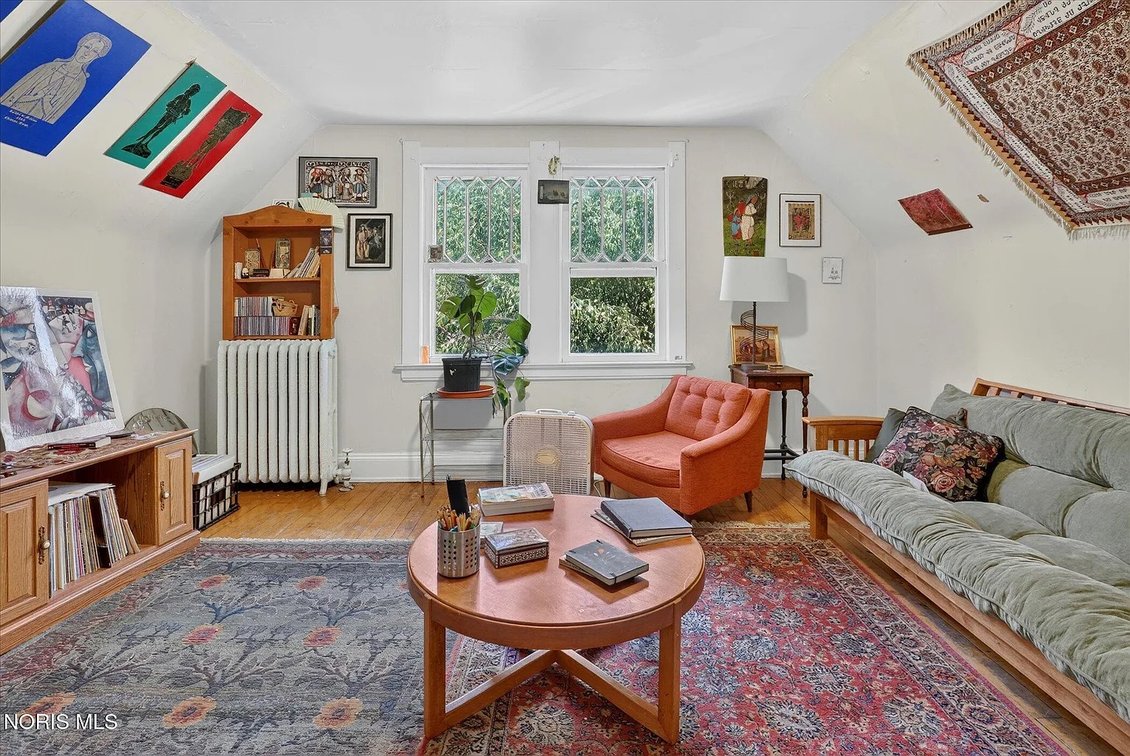 Image for MINIMUM BID AUCTION $100,000! 2268 Parkwood Ave