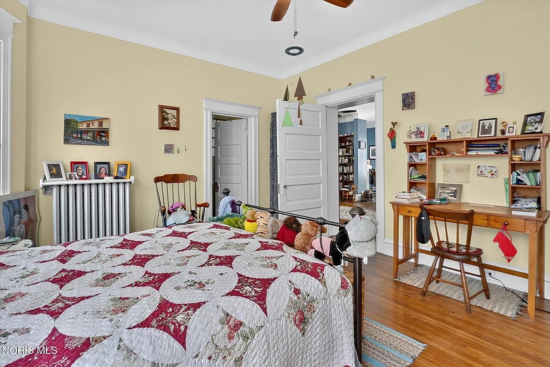 Image for MINIMUM BID AUCTION $100,000! 2268 Parkwood Ave