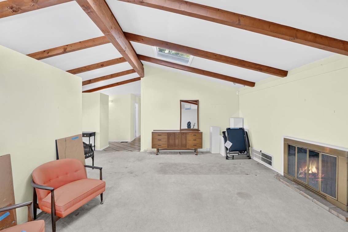 Image for MINIMUM BID AUCTION $99,000! 3534 E Lincolnshire Blvd