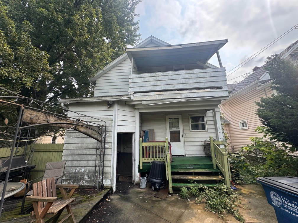 Image for Absolute Auction! 335 E Lake St
