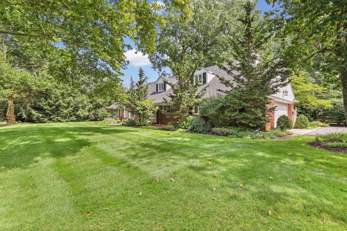 Image for MINIMUM BID AUCTION $399,000! 2630 Edgehill Rd