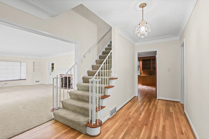 Image for MINIMUM BID AUCTION $399,000! 2630 Edgehill Rd