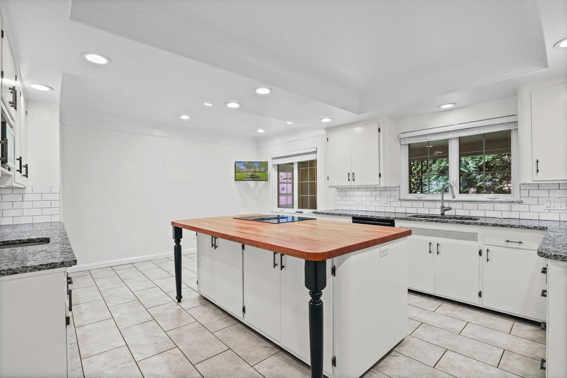 Image for MINIMUM BID AUCTION $399,000! 2630 Edgehill Rd
