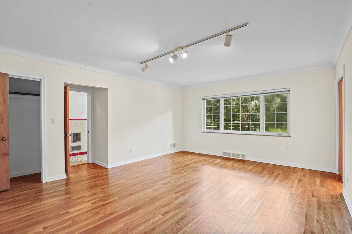 Image for MINIMUM BID AUCTION $399,000! 2630 Edgehill Rd