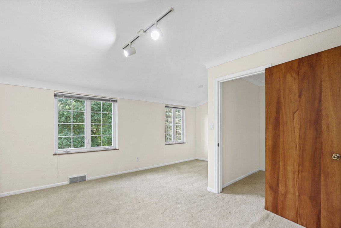 Image for MINIMUM BID AUCTION $399,000! 2630 Edgehill Rd