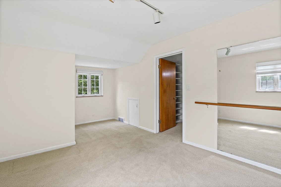 Image for MINIMUM BID AUCTION $399,000! 2630 Edgehill Rd